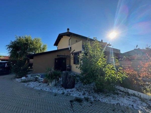 casa indipendente in vendita a Gambolò in zona Remondò