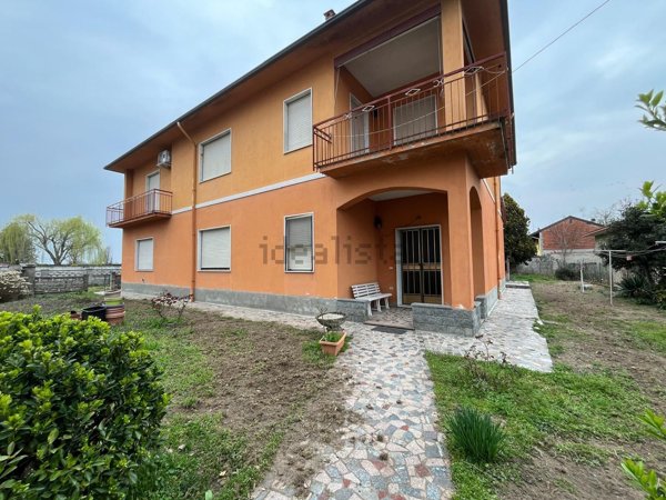 casa indipendente in vendita a Gambolò