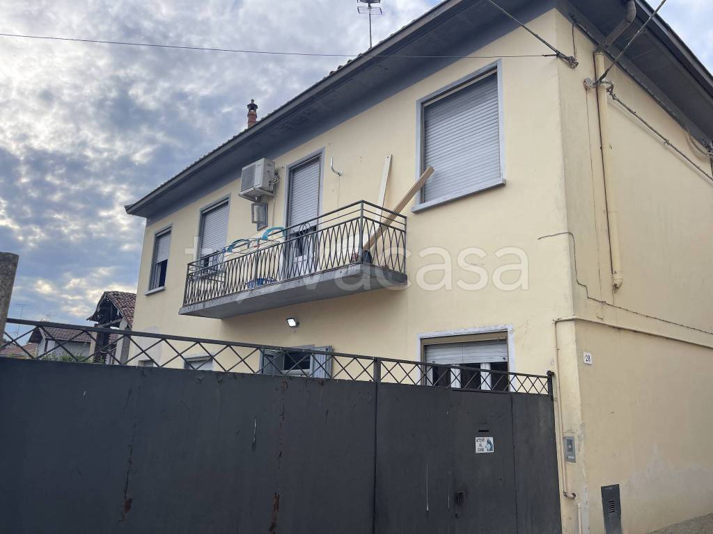 casa indipendente in vendita a Gambolò