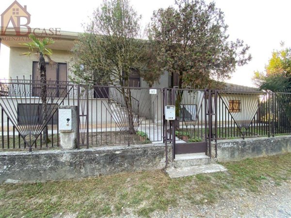 casa indipendente in vendita a Gambolò