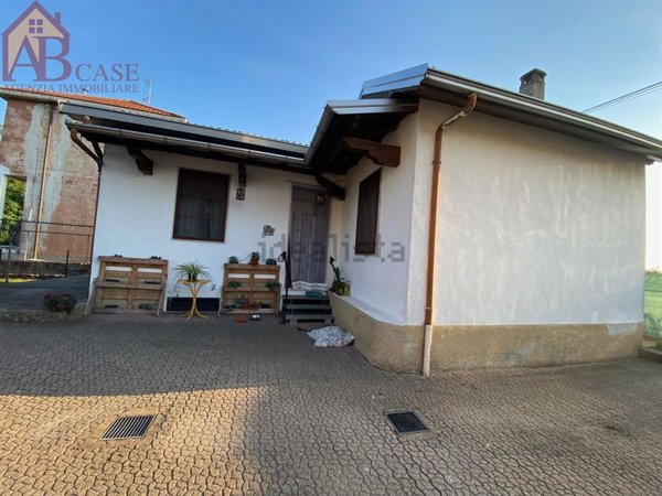 casa indipendente in vendita a Gambolò