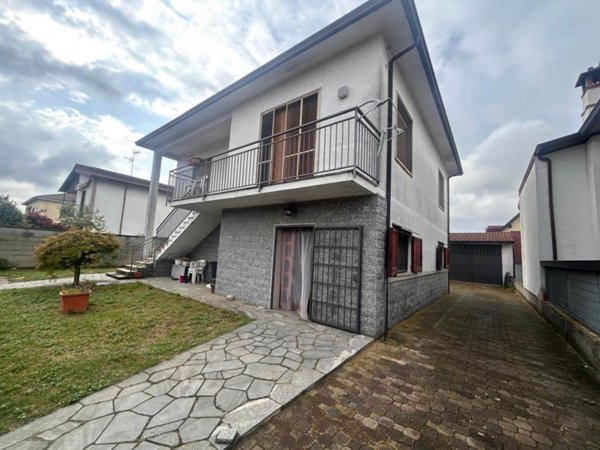 casa indipendente in vendita a Gambolò