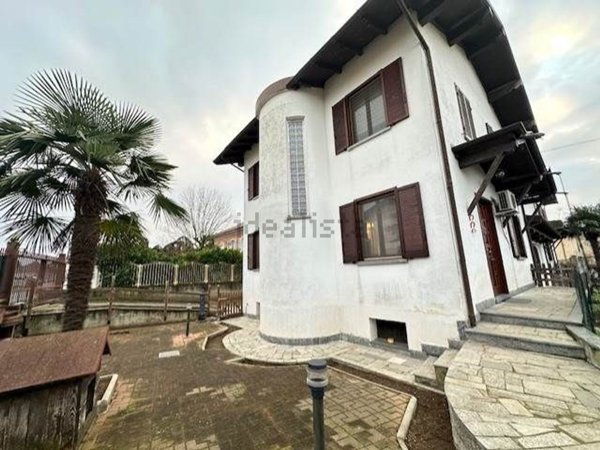 casa indipendente in vendita a Gambolò