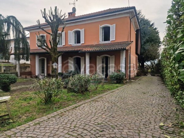 casa indipendente in vendita a Gambolò