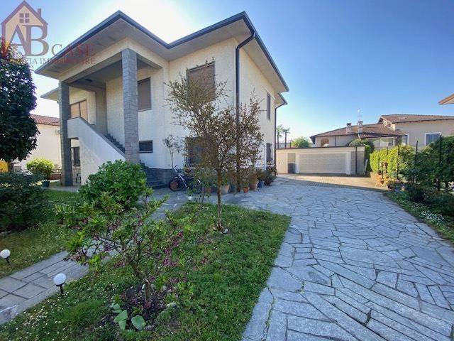 casa indipendente in vendita a Gambolò