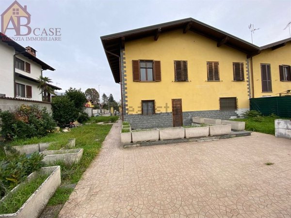 casa indipendente in vendita a Gambolò