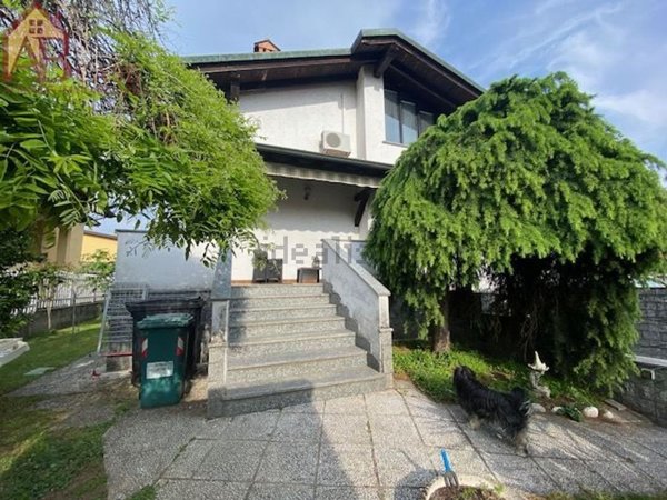 casa indipendente in vendita a Gambolò