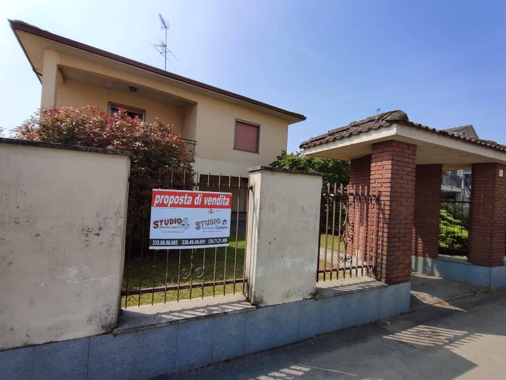 casa indipendente in vendita a Gambolò