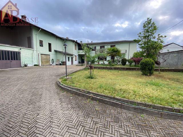 casa indipendente in vendita a Gambolò