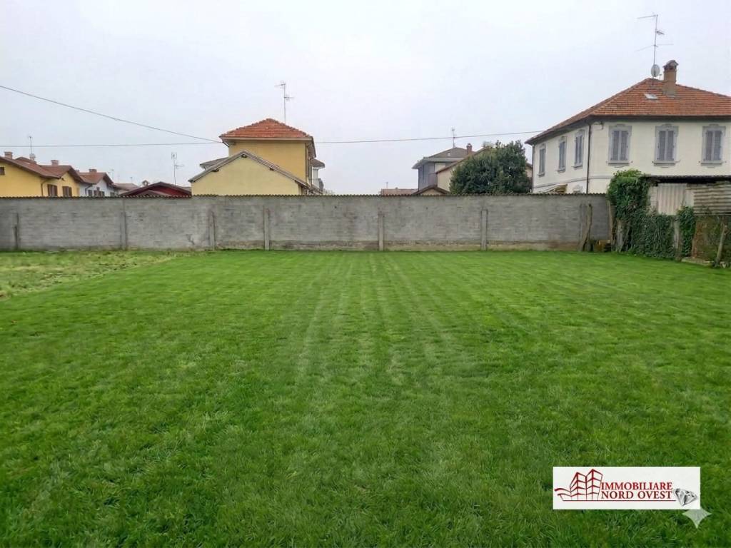 terreno edificabile in vendita a Gambolò