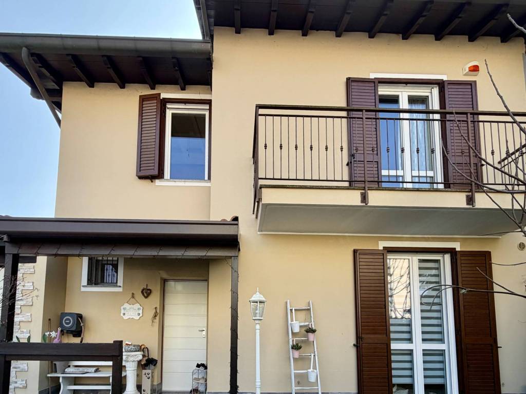 casa indipendente in vendita a Gambolò