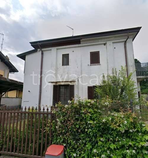 appartamento in vendita a Gambolò in zona Remondò