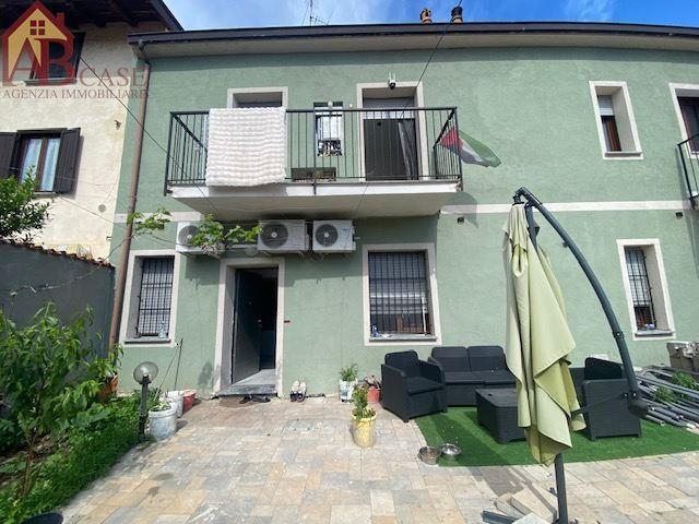 casa indipendente in vendita a Gambolò