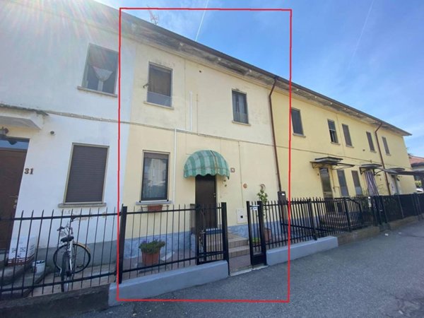 casa indipendente in vendita a Gambolò