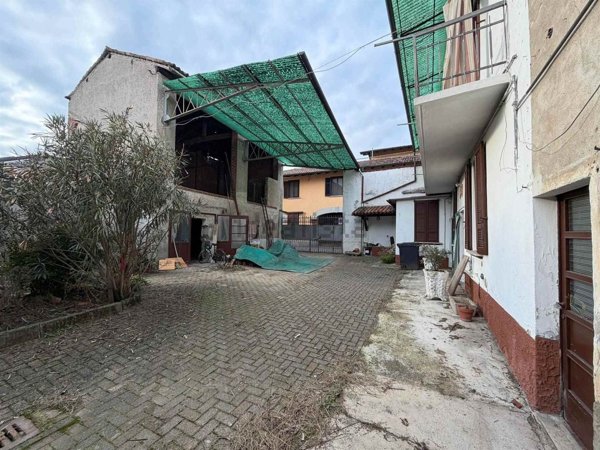 casa indipendente in vendita a Gambolò
