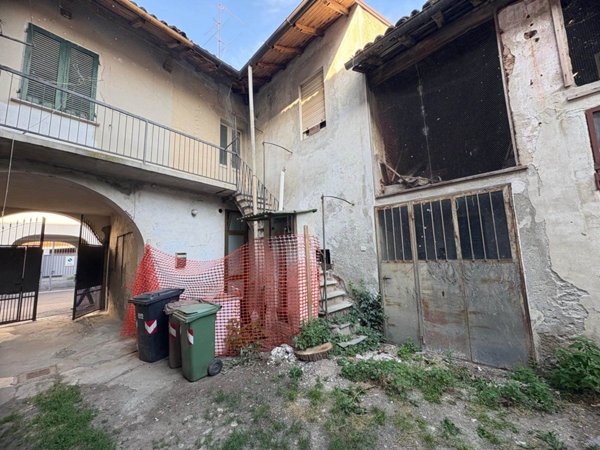 casa indipendente in vendita a Gambolò