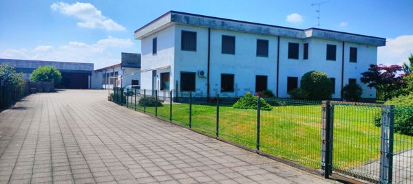 casa semindipendente in vendita a Gambolò