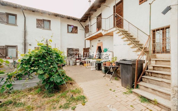appartamento in vendita a Gambolò in zona Garbana