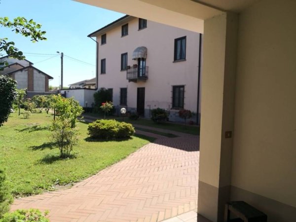 casa indipendente in vendita a Gambolò
