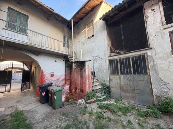 casa indipendente in vendita a Gambolò