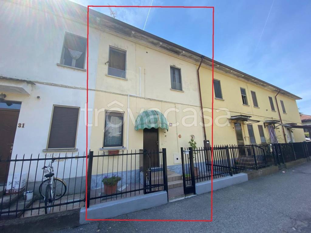 casa indipendente in vendita a Gambolò