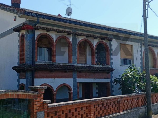 casa indipendente in vendita a Gambolò