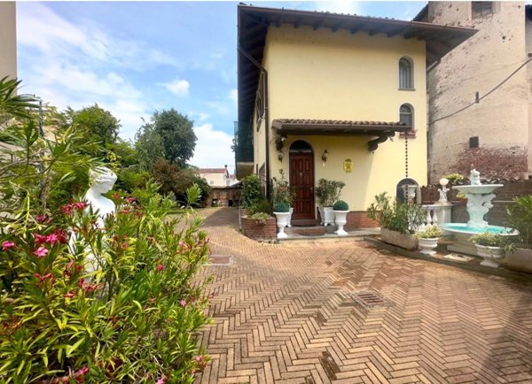 casa indipendente in vendita a Gambolò