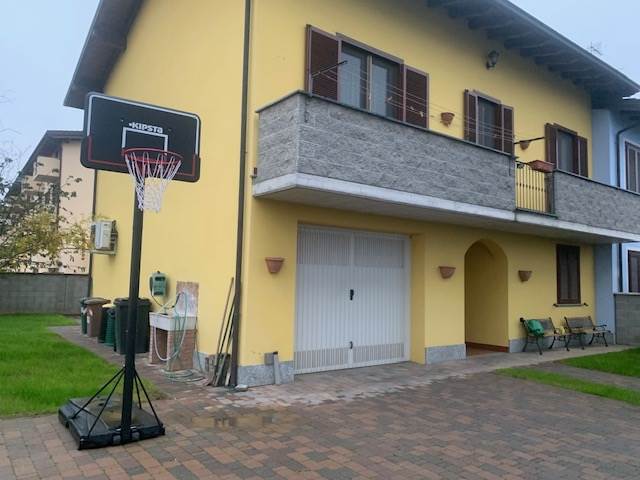 casa indipendente in vendita a Gambolò