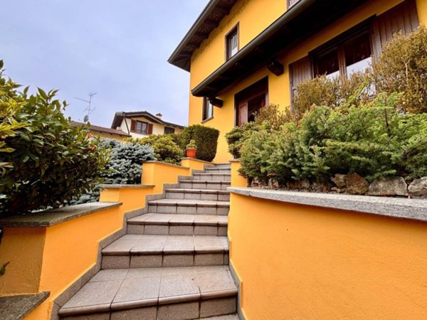 casa indipendente in vendita a Gambolò