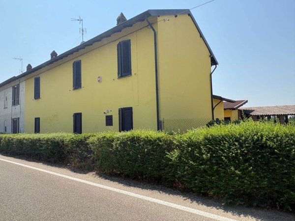 casa indipendente in vendita a Gambolò