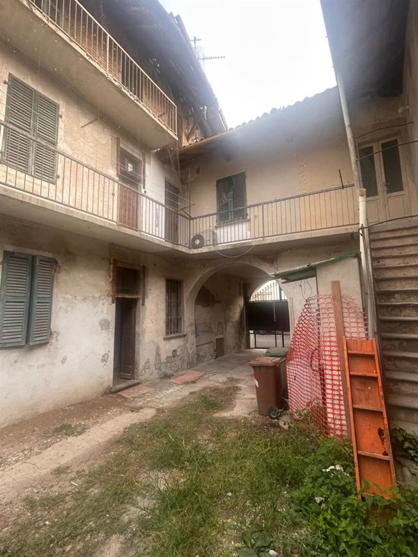 casa indipendente in vendita a Gambolò