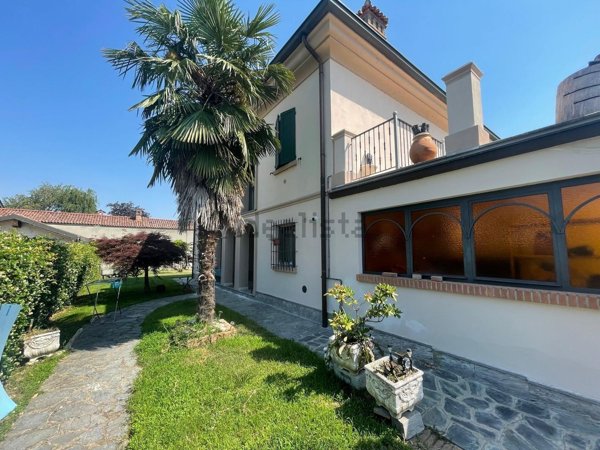 casa indipendente in vendita a Gambolò