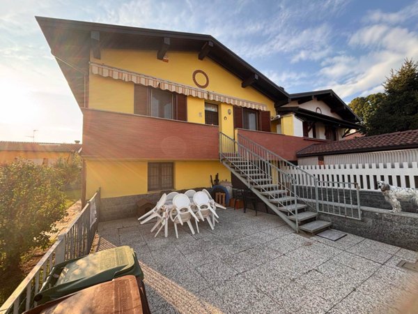 casa indipendente in vendita a Gambolò in zona Remondò