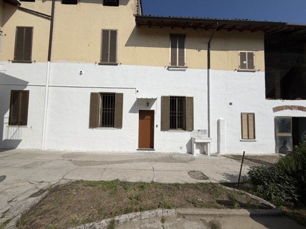 casa indipendente in vendita a Gambolò