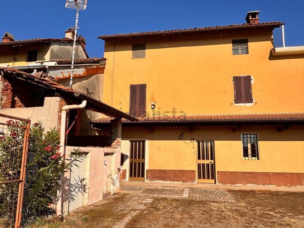 casa indipendente in vendita a Gambolò