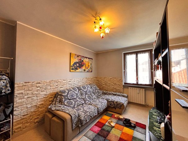 appartamento in vendita a Gambolò in zona Remondò
