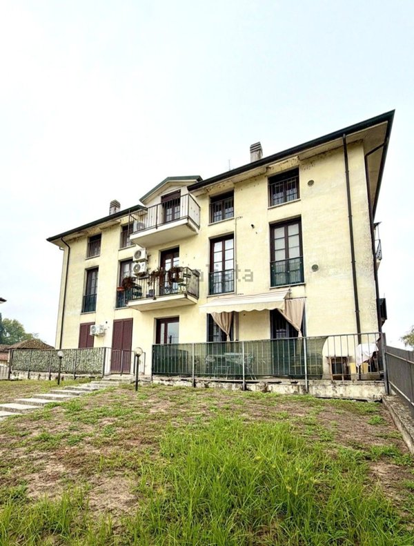 appartamento in vendita a Gambolò in zona Remondò