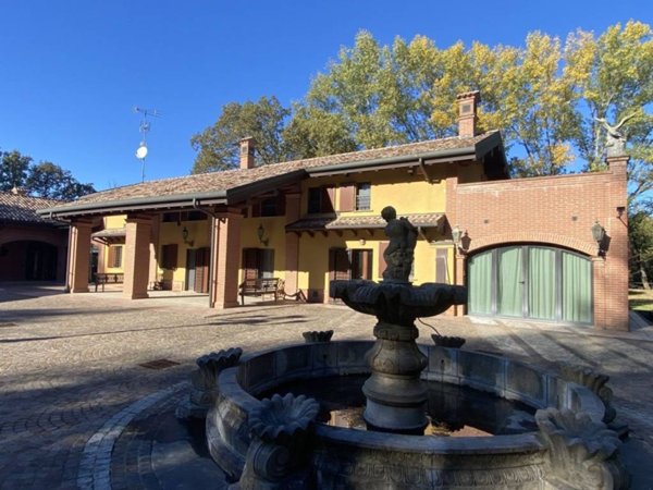 casa indipendente in vendita a Garlasco in zona San Biagio