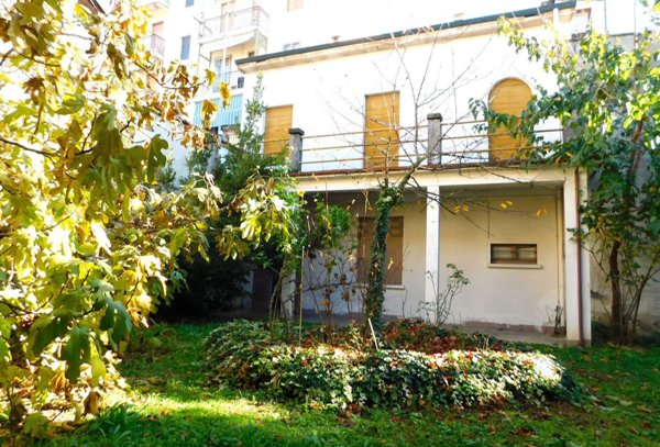 casa indipendente in vendita a Garlasco
