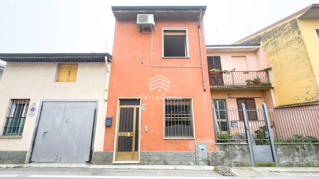 casa indipendente in vendita a Garlasco