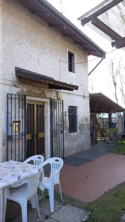 casa indipendente in vendita a Garlasco in zona San Biagio