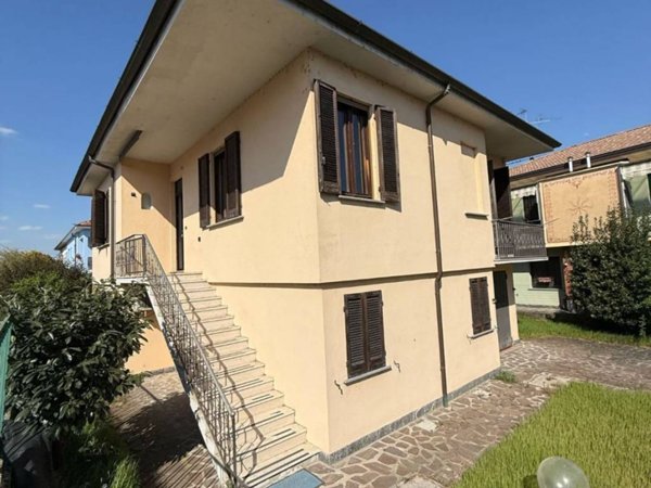 casa indipendente in vendita a Garlasco