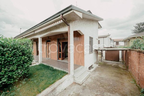casa indipendente in vendita a Garlasco