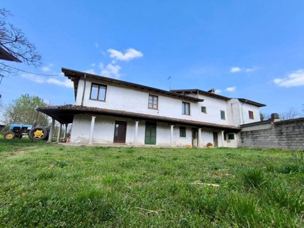 casa indipendente in vendita a Garlasco in zona San Biagio