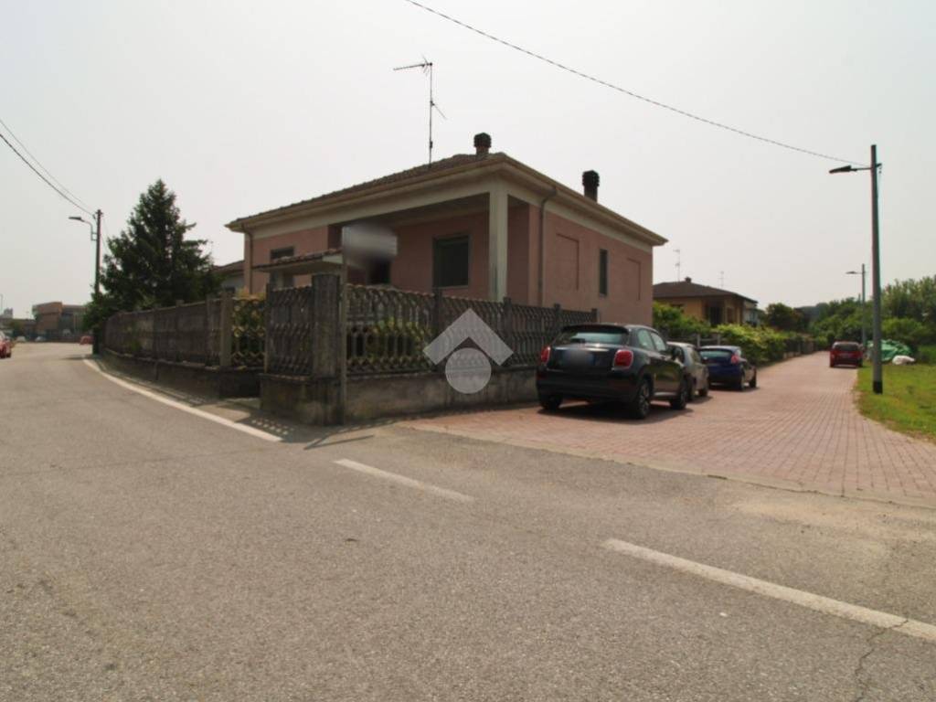 casa indipendente in vendita a Garlasco