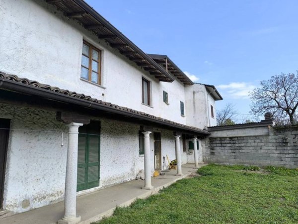 casa indipendente in vendita a Garlasco in zona San Biagio