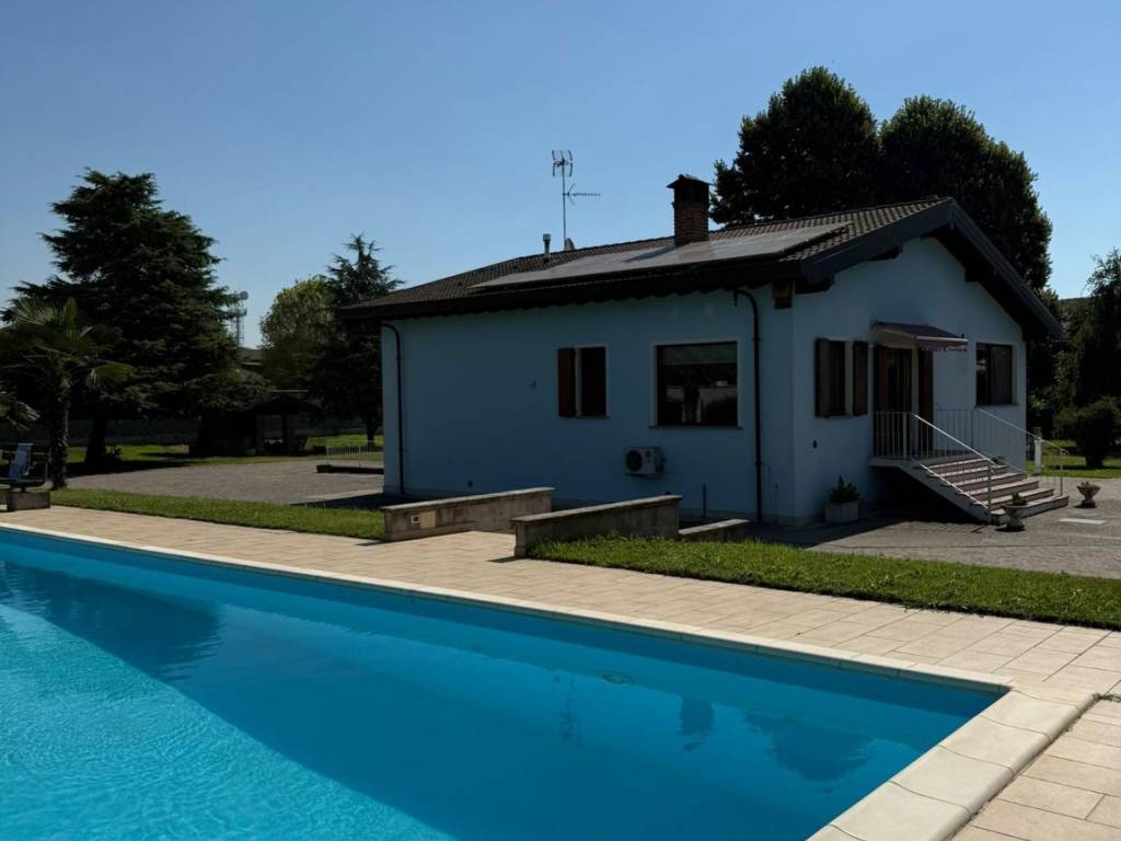 casa indipendente in vendita a Garlasco