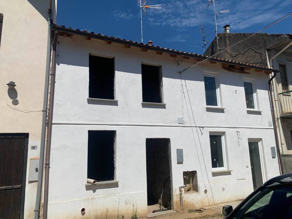 casa indipendente in vendita a Garlasco