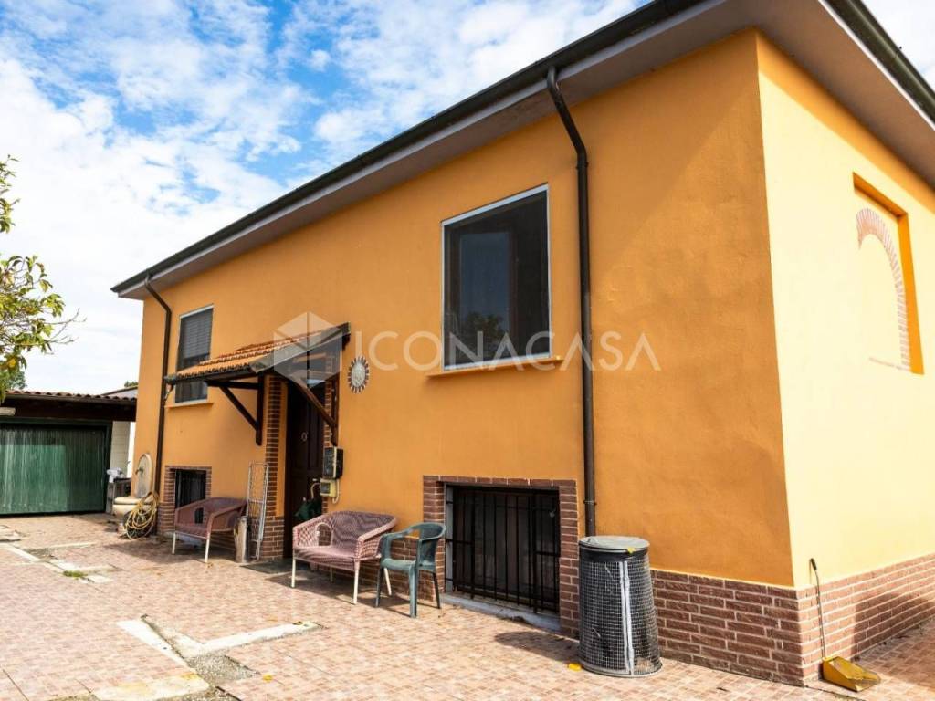 casa indipendente in vendita a Garlasco