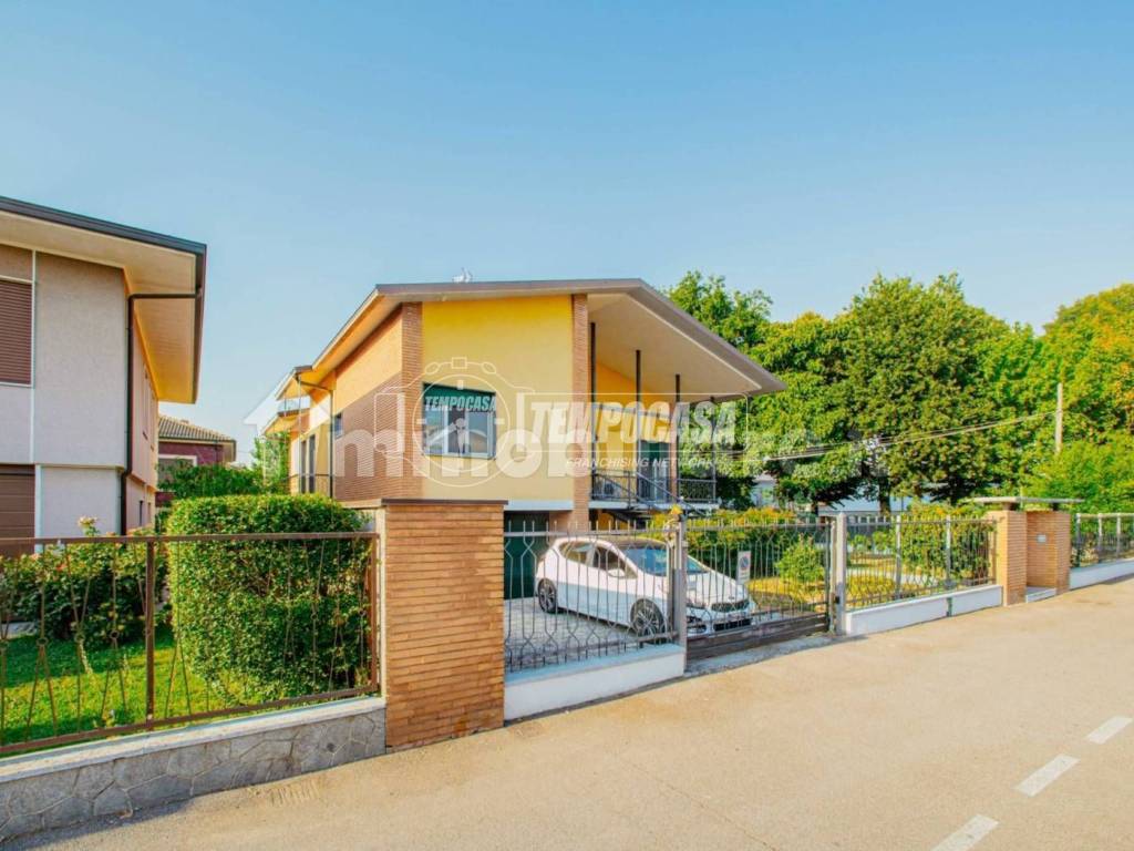 casa indipendente in vendita a Garlasco